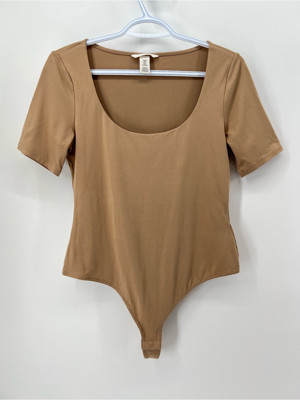 H&M Women’s Medium Tan Brown Scoop Neck Short Sleeve Thong Bodysuit